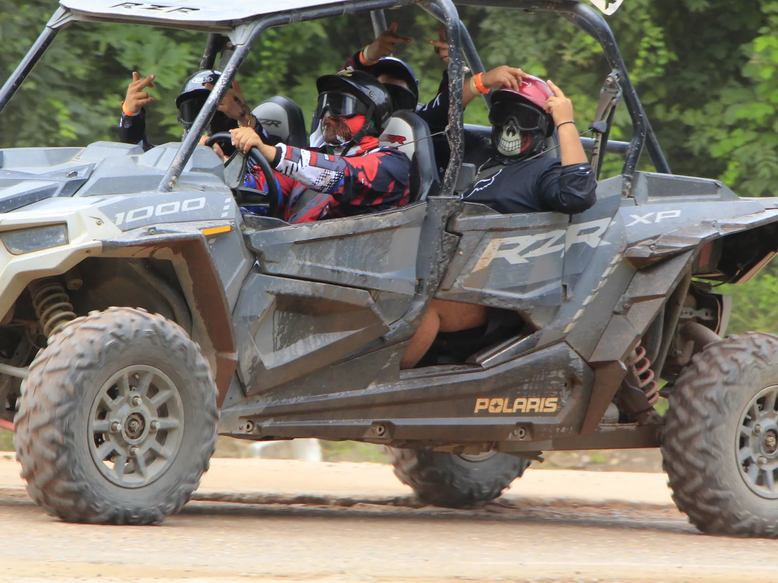 Combo: RZR o Ranger y tirolesas
